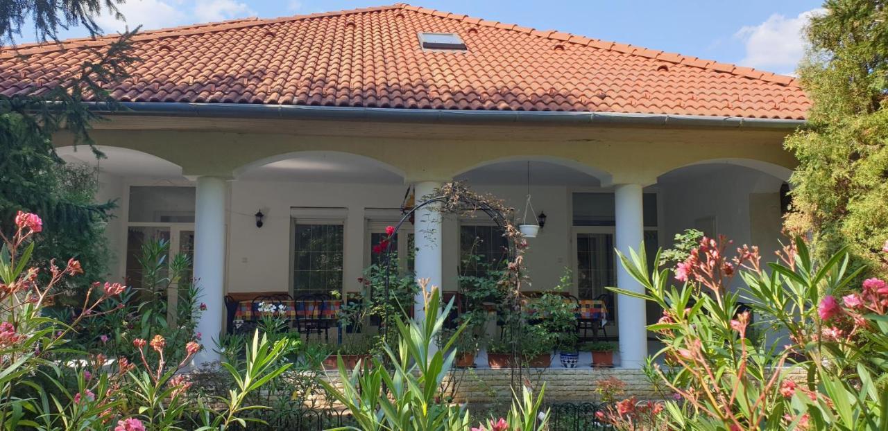 Fertodi Kuria Vendeghaz Otel Dış mekan fotoğraf