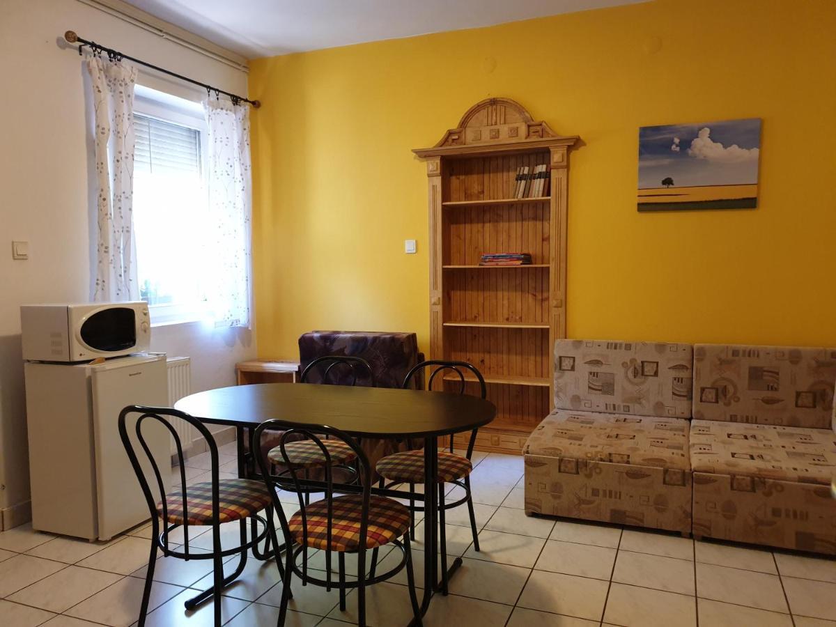Fertodi Kuria Vendeghaz Otel Dış mekan fotoğraf